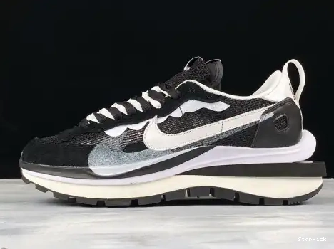 sacai Nike Black Vaporwaffle CV1363-001 White 0703